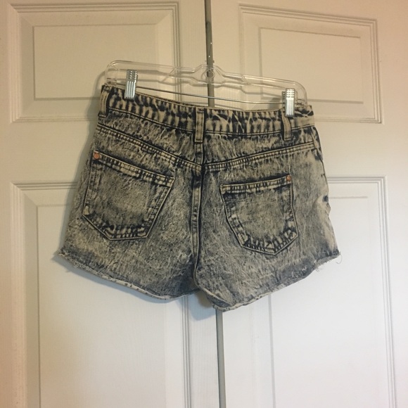 Distressed Denim High Wasted Shorts - Picture 2 of 3